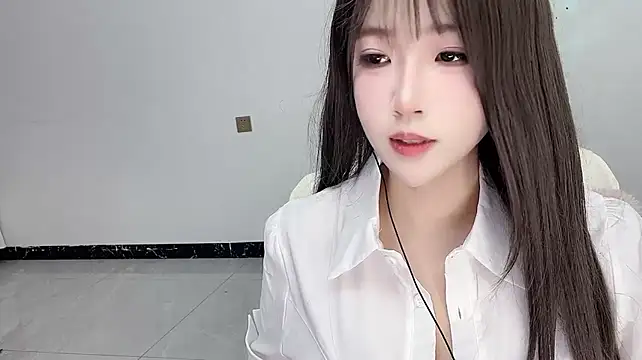 Lucy_8858 现场XXX聊天