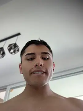 MatiasKorn Chat XXX in diretta