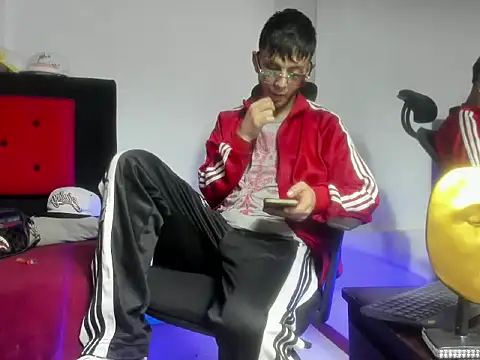 mark_splinter09 Adlı Modelin Canlı XXX Sohbeti