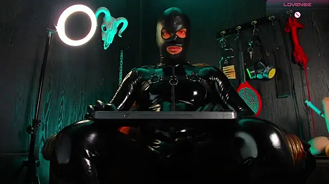 Živý XXX chat Master_Connor_BDSM