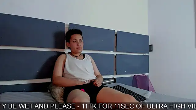 BullSmoke19 Live XXX Chat
