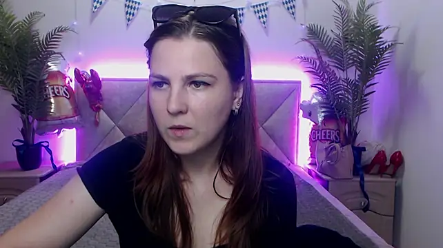 ElizabethGlow's Live XXX Chat