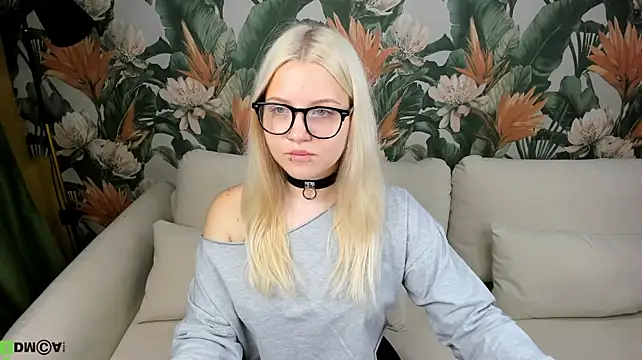 Velvet-Lun's Live XXX Chat