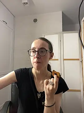 MartiniiSelenna's Live XXX Chat