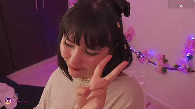 Moon_eyes Chat XXX in diretta