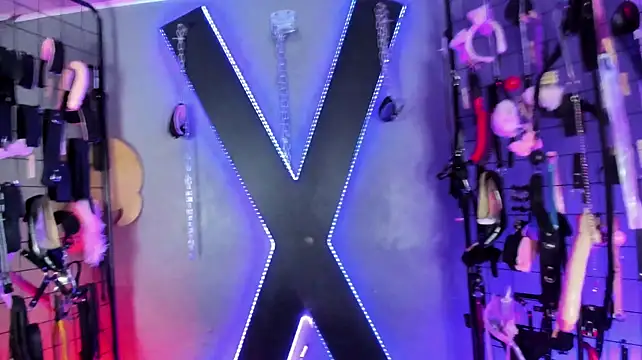 XXX chat uživo modela Iris_Cinthia_BDSM