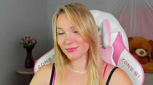 Chat XXX en directo de ElaraVoltage
