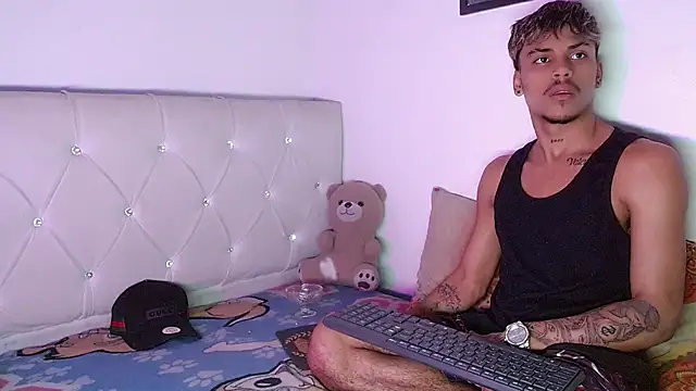 Angel_foxc13のライブXXXチャット