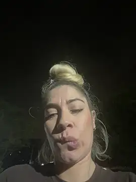 viktoria_davis_ 现场XXX聊天