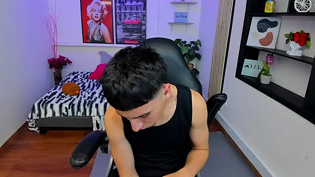 Benji23_ élő XXX-chatje
