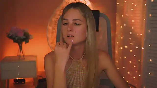 Chat +18 de DeboraLarson ao vivo