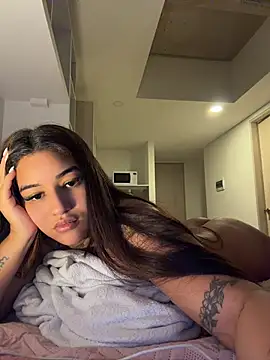 Chat +18 de Little_Gaby_ ao vivo