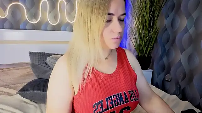 JuicyMillena Live XXX-Chat