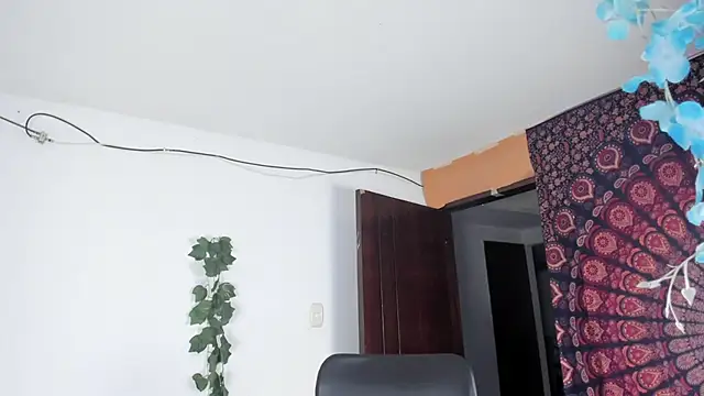 alixon_fiore5's Live XXX Chat