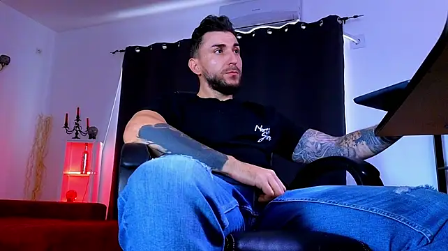 Czat XXX na żywo – MightyAaron66