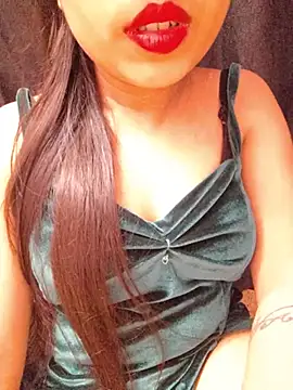 Roshni_98's Live XXX Chat
