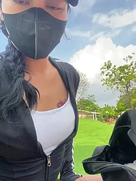 HoneyNana2000's Live XXX Chat