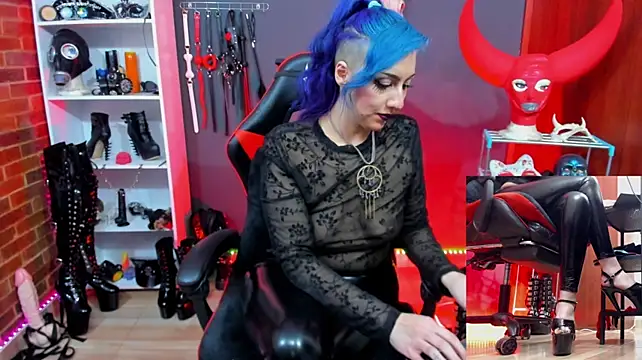 Yelena_LatexMaiden's Live XXX Chat