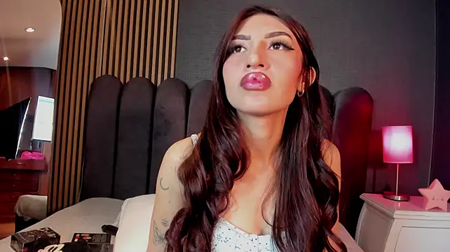 Chatroom XXX en direct de Nicolette_ks_