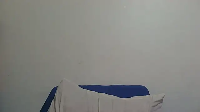 sluttylaura21n Live XXX chat
