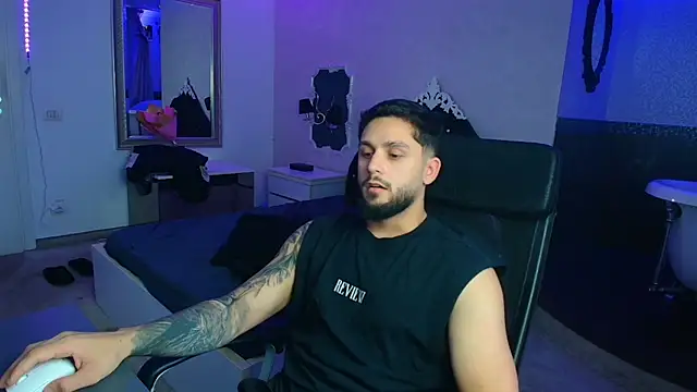 TroyWadee Chat XXX live