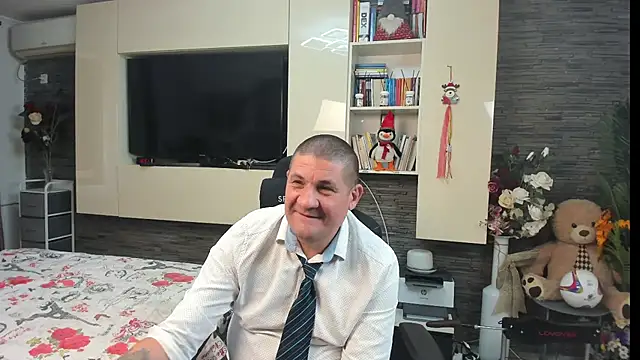 SpartacusDaddy48 Live XXX Chat
