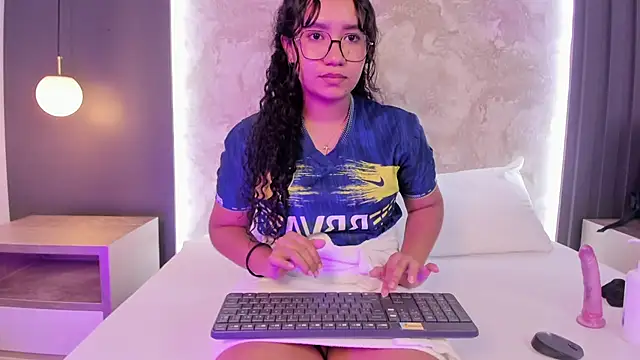 alysson_moon_'s Live XXX Chat