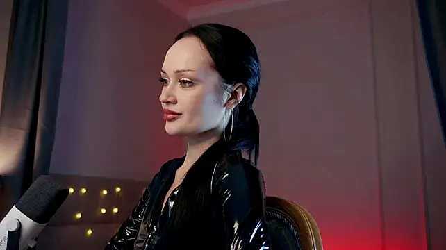QueenAliss élő XXX-chatje