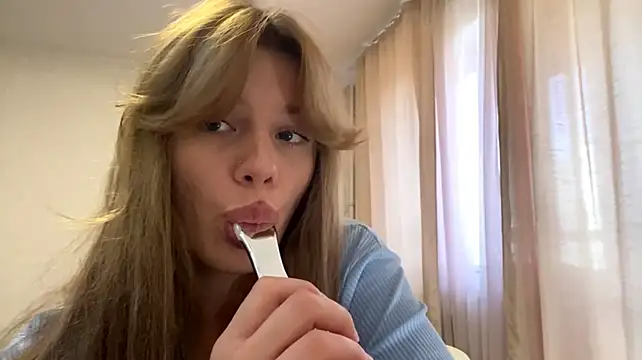 Онлайн чат XXX SweetieMila