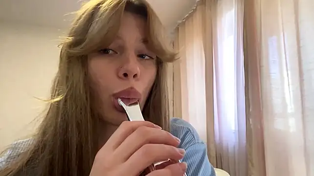 צ'אט XXX בשידור חי של SweetieMila