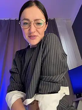 XXX chat uživo modela CherryBombs-