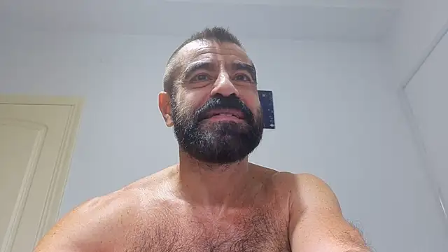 hairycerberus' Live XXX Chat