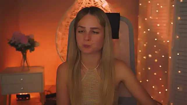 Chat +18 de DeboraLarson ao vivo