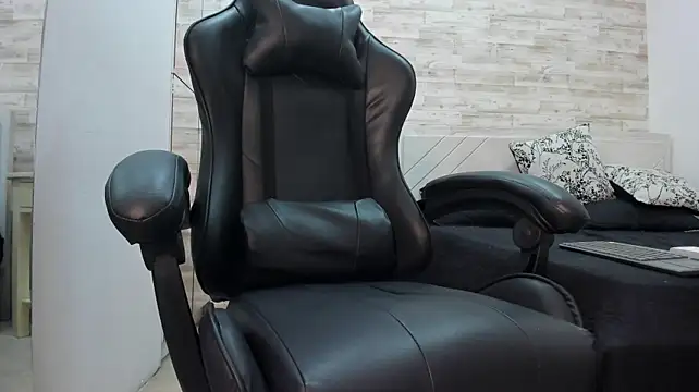 XXX chat uživo modela Ben_Barlett