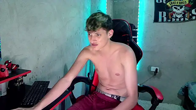 flaquito_junior Chat XXX live