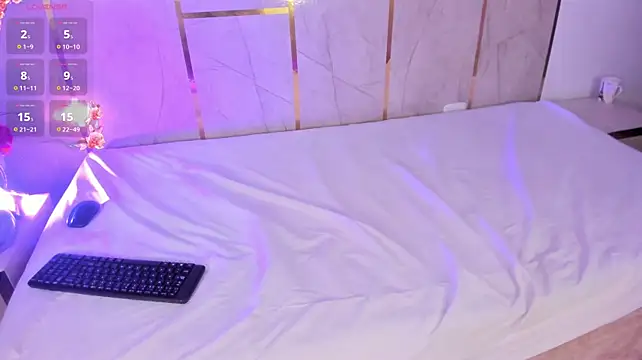 PeachMonroe Live XXX Chat