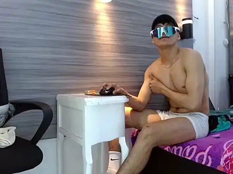 XXX chat uživo modela DanteSeth