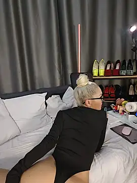 Milforja Live XXX-chat