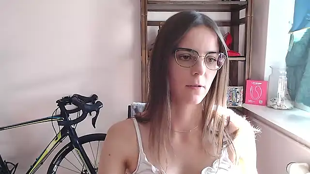 love_megi Adlı Modelin Canlı XXX Sohbeti