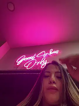 sexyyykloee লাইভ XXX চ্যাট