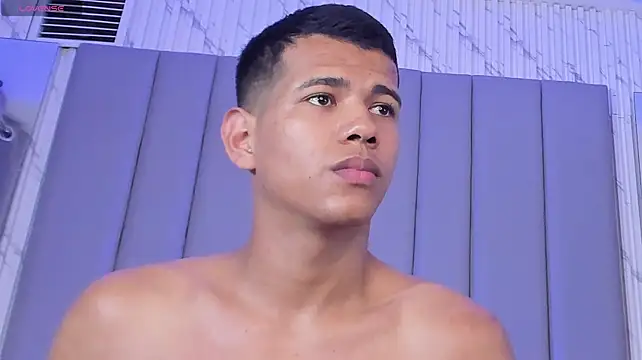 Noah_sexhotty's Webcam Show