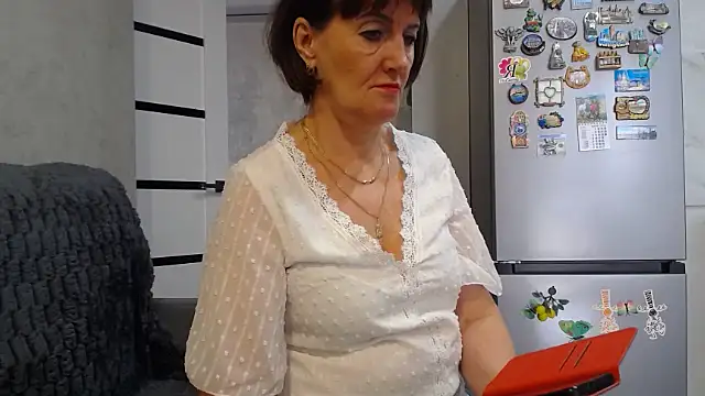 Hot-Tina's Live XXX Chat