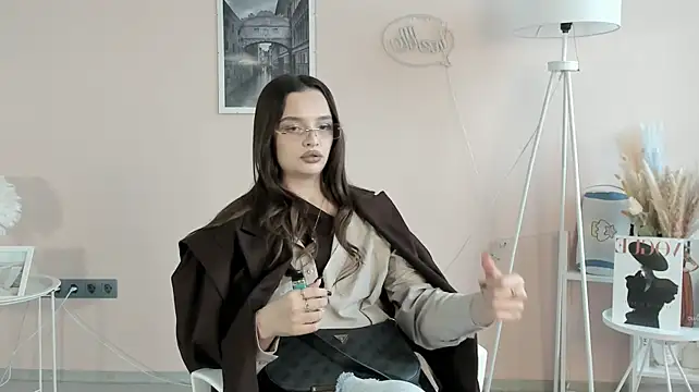 Chat +18 de LilianGitt ao vivo