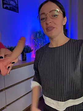 XXX chat uživo modela CherryBombs-