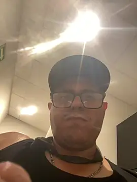 cornewee20 Webcam Show
