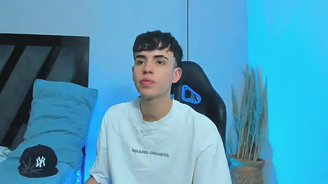 darwin_vargas' Webcam Show