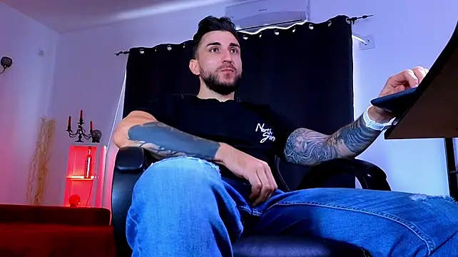MightyAaron66 라이브 XXX 채팅