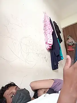 Prajakta123 Webcam-Show