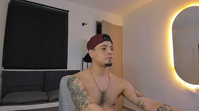 alejandro_calderon1's Live XXX Chat