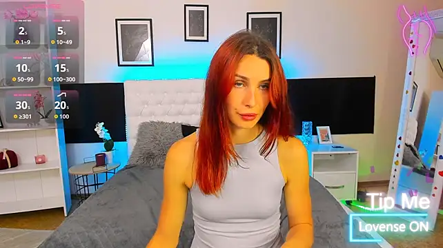 KiraNeeww Chat XXX in diretta